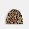 Căciulă cu imprimeu leopard