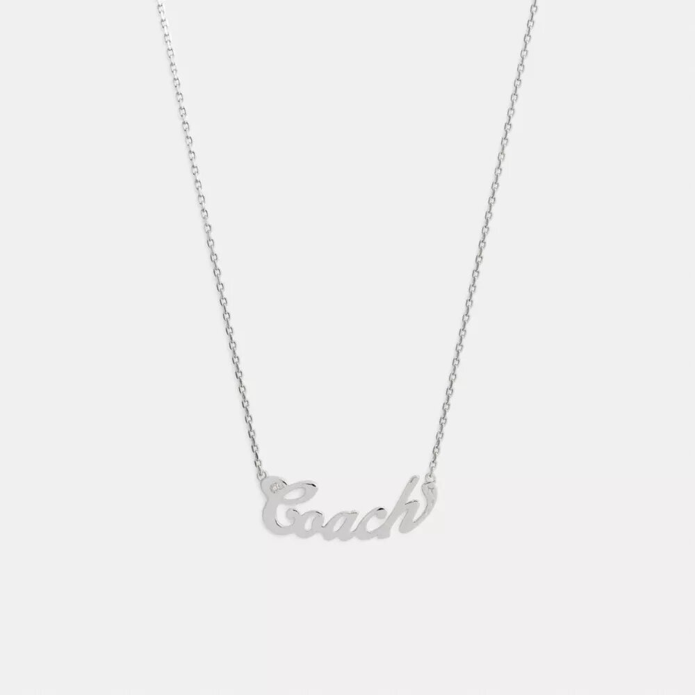 Colier cu plăcuță cu nume în stilul Coach Script