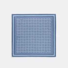 Eșarfă pătrată din mătase cu design caracteristic