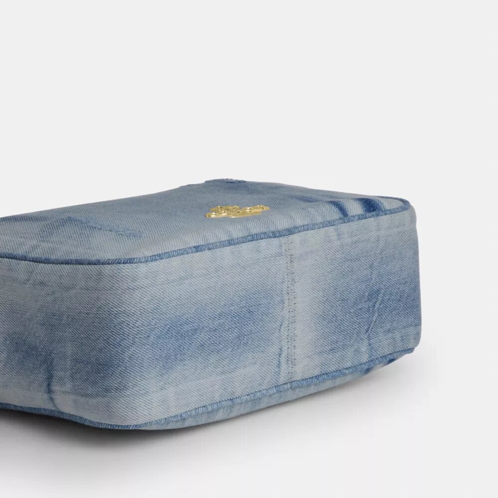 Geantă Carey purtată pe umăr din denim „Loved” cu pandantive