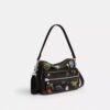 Geantă crossbody Dakota „Rexy 10Th Birthday” din piele uzată, cu imprimeu de autocolante