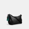Geantă crossbody Finn cu buzunare și pandantive