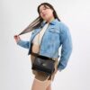 Geantă crossbody Klare din piele semnătură