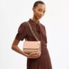 Geantă crossbody Klare din piele semnătură
