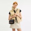Geantă crossbody Klare din Signature Canvas