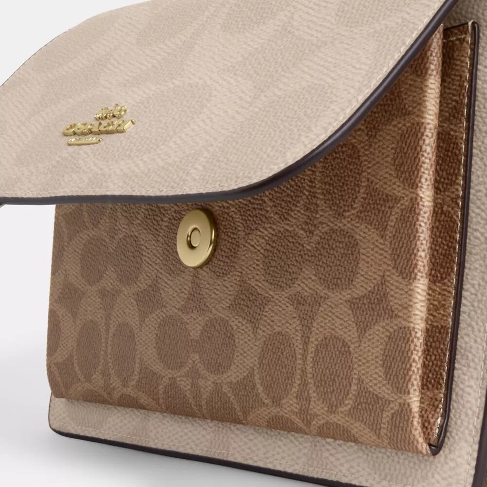 Geantă crossbody Klare din Signature Canvas
