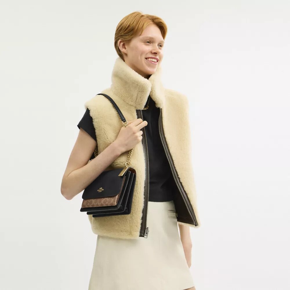 Geantă crossbody Klare din Signature Canvas
