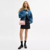 Geantă crossbody Klare din Signature Canvas cu pandantive