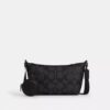 Geantă crossbody mică „Finn” cu buzunar detașabil, din pânză „Signature Canvas”