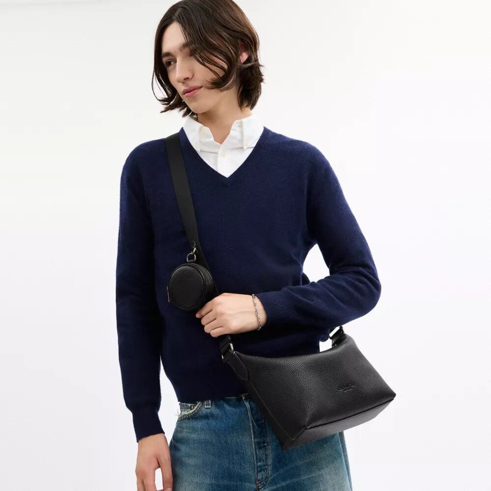 Geantă crossbody mică model Finn cu portfardură
