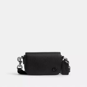 Geantă crossbody, purtată pe umăr