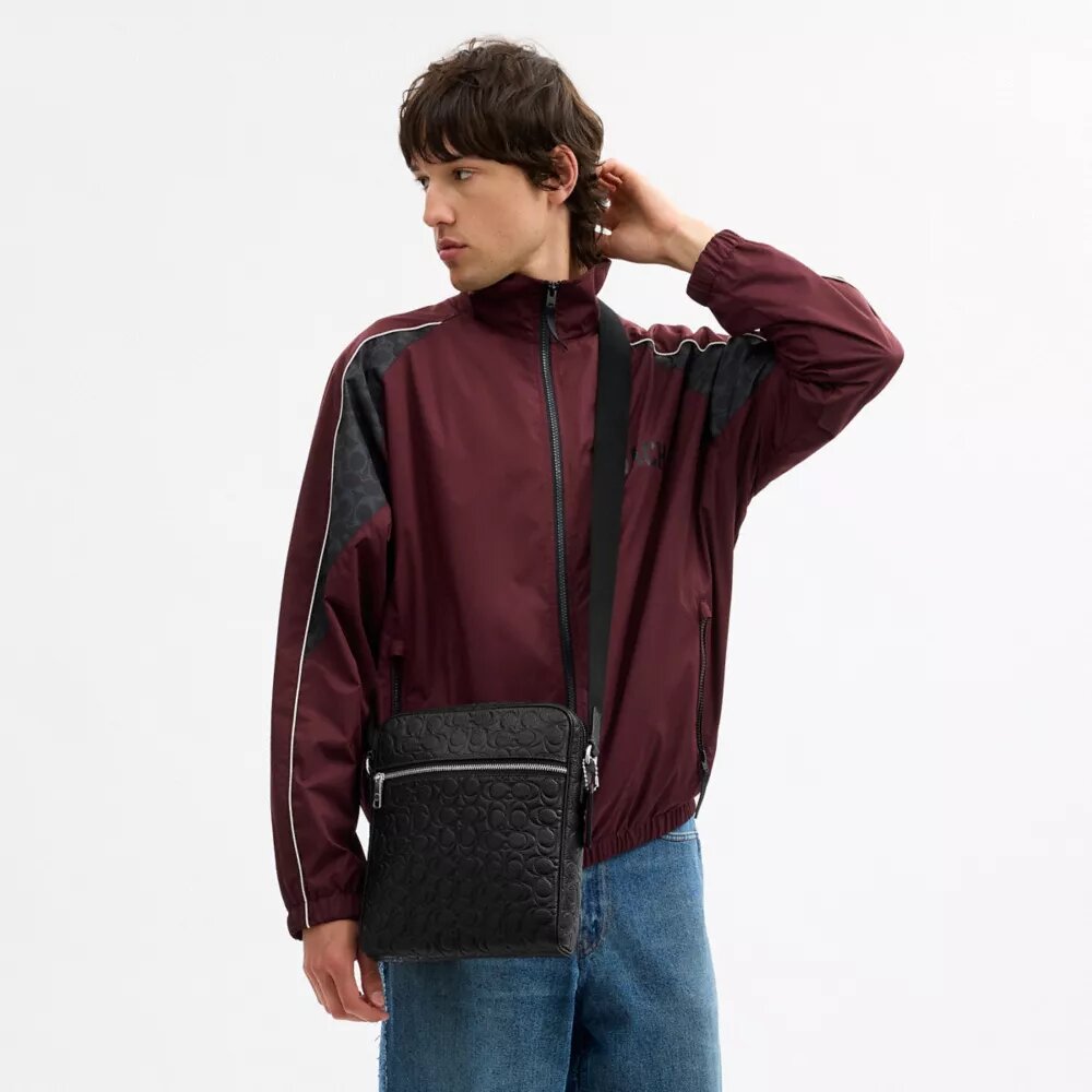 Geantă crossbody Tristan 22 din piele „Signature”