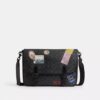 Geantă de curier Hitch din Signature Canvas cu patch-uri