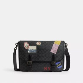Geantă de curier Hitch din Signature Canvas cu patch-uri