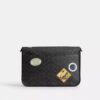 Geantă de curier Hitch din Signature Canvas cu patch-uri