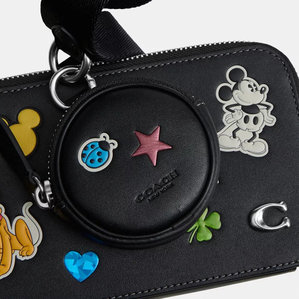 Geantă de umăr subțire Disney X Coach Charter cu imprimeu cu autocolante