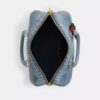 Geantă mare de umăr Rowan din denim uzat, cu pandantive pentru genți