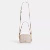 Geantă mini Carey crossbody din Signature Canvas