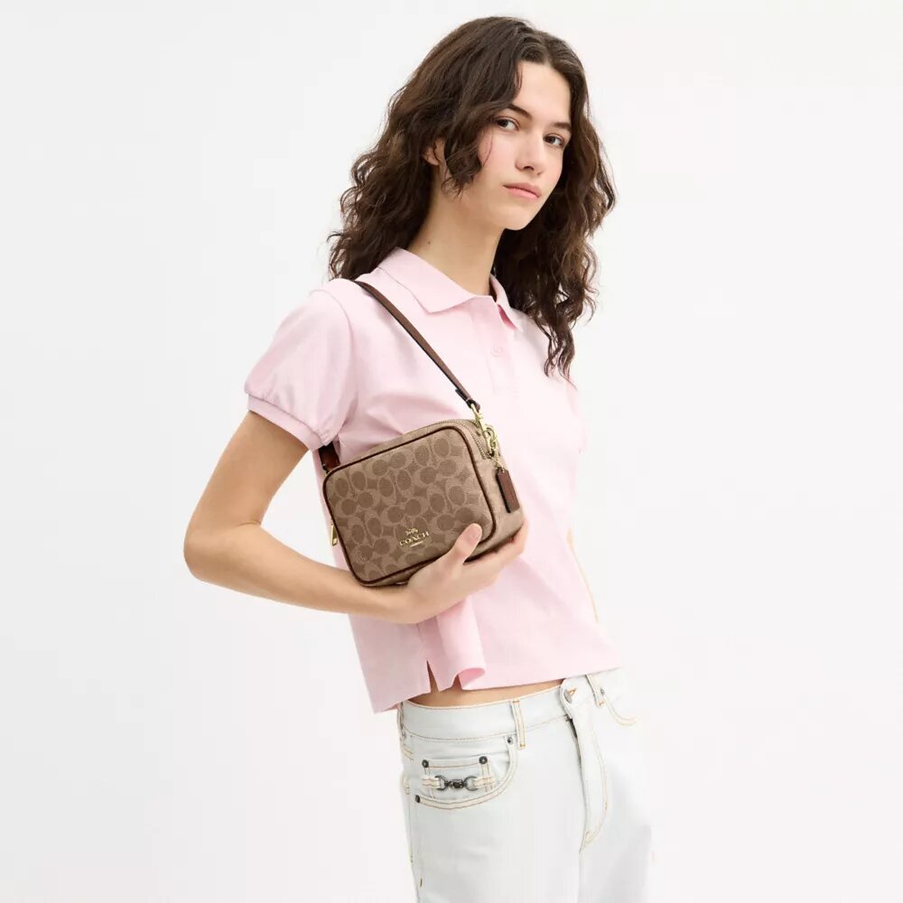 Geantă mini Carey crossbody din Signature Canvas