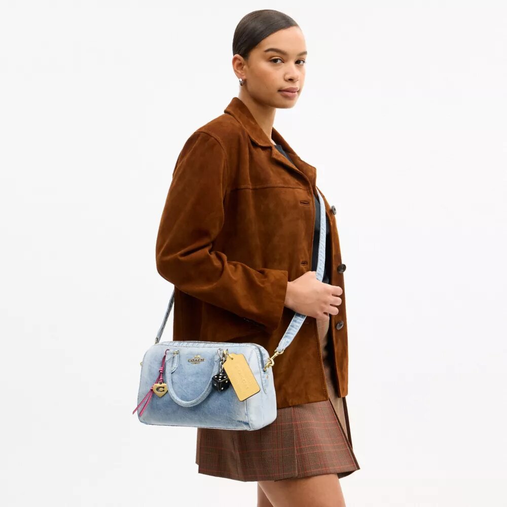 Geantă tip satchel Rowan din denim „Loved” cu pandantive pentru genți