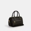 Geantă tip satchel Rowan din pânză Signature Canvas cu pandantive pentru genți