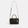 Geantă tip satchel Rowan din pânză Signature Canvas cu pandantive pentru genți