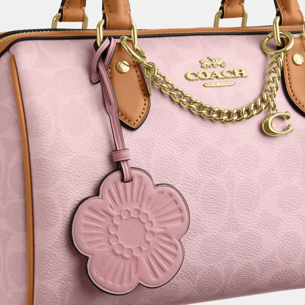 Geantă tip satchel Rowan din Signature Canvas cu pandantive