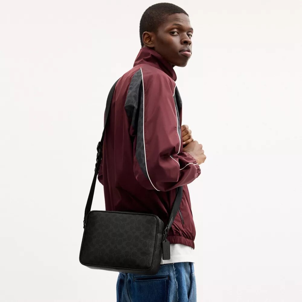 Gență crossbody Colton 25 din Signature Canvas