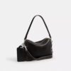 Gență crossbody Dakota din piele patinată, cu pandantive