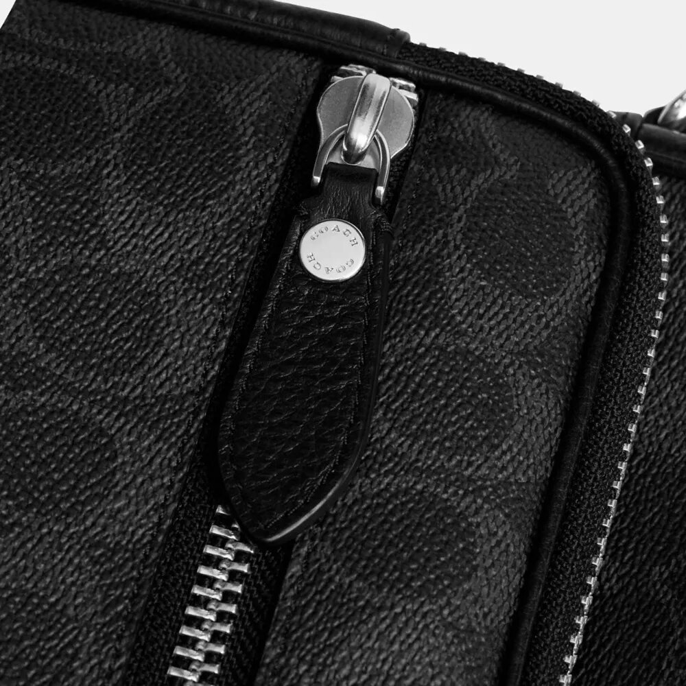 Gență crossbody Dakota din Signature Canvas