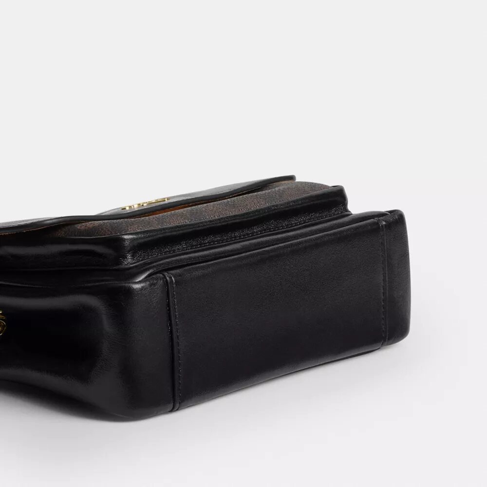 Gență crossbody Elodie 18 din Signature Canvas
