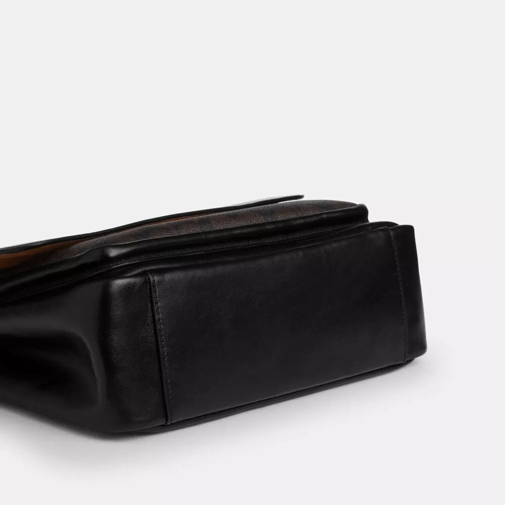 Gență crossbody Elodie din Signature Canvas
