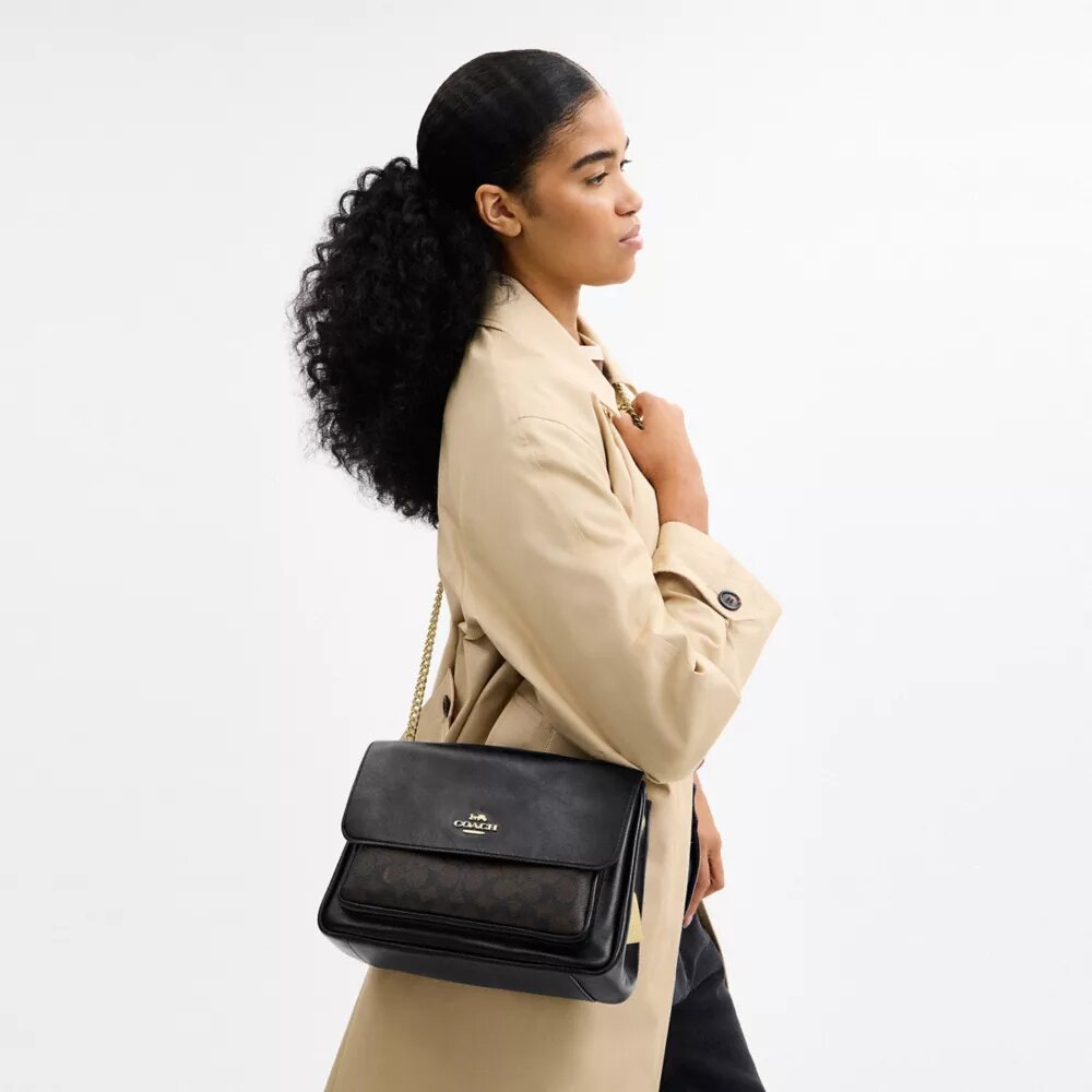 Gență crossbody Elodie din Signature Canvas