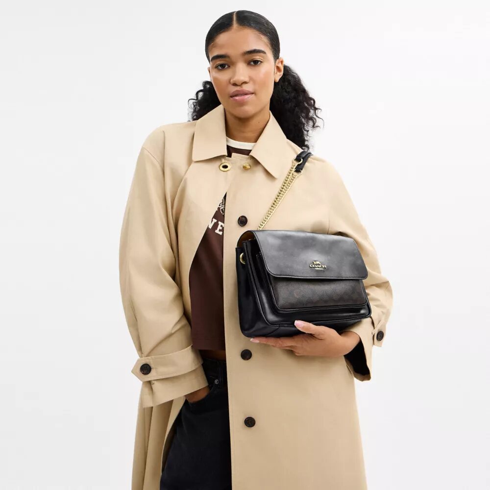 Gență crossbody Elodie din Signature Canvas