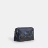 Gență crossbody Graham cu imprimeu camuflaj caracteristic
