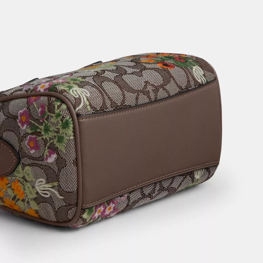 Gență mini Rowan cu curea transversală, din jacquard caracteristic cu broderie florală