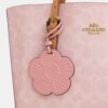 Gența Mollie Tote de 25 in din Signature Canvas cu pandantive