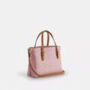 Gența Mollie Tote de 25 in din Signature Canvas cu pandantive