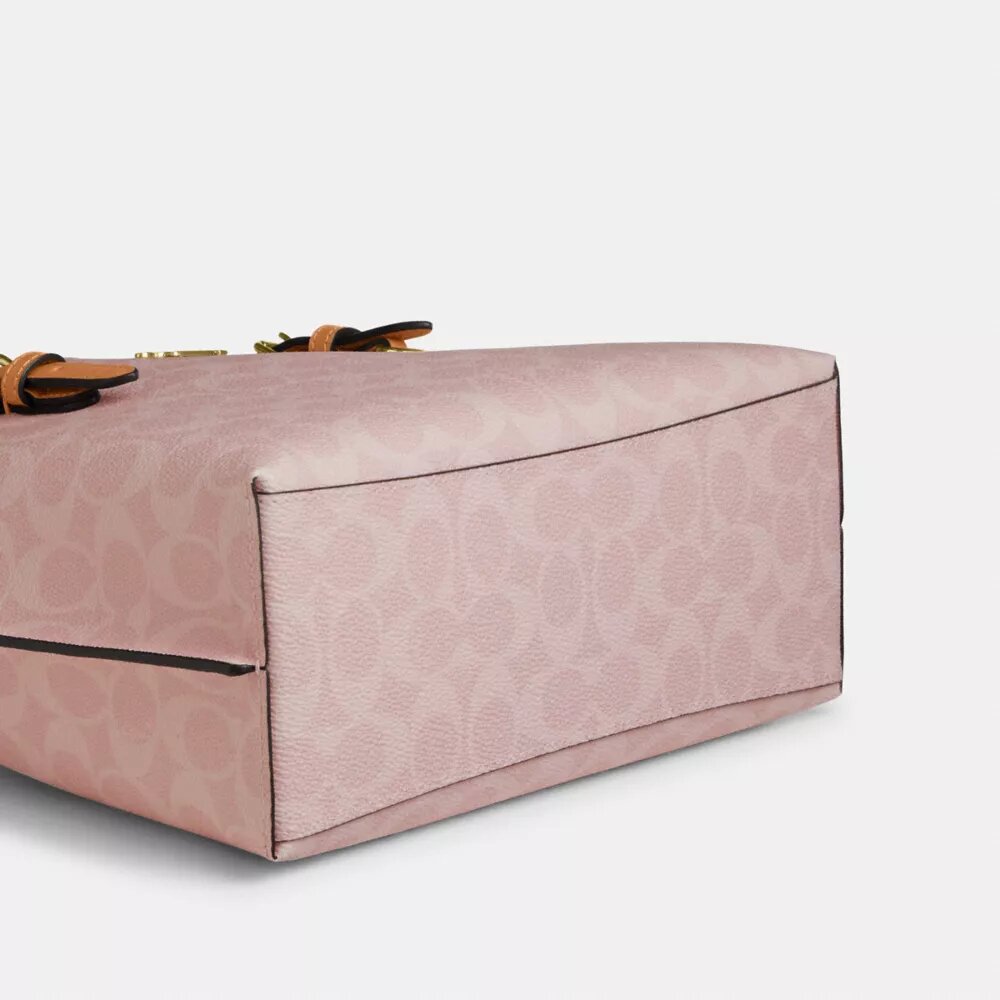 Gența Mollie Tote de 25 in din Signature Canvas cu pandantive