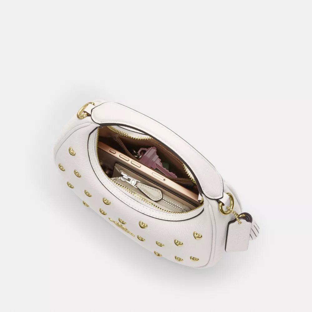 Genți crossbody Carmen mini cu curea transversală și nituri în formă de inimă