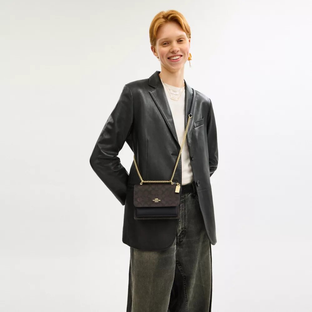 Genți crossbody mini Klare cu curea transversală din Signature Canvas