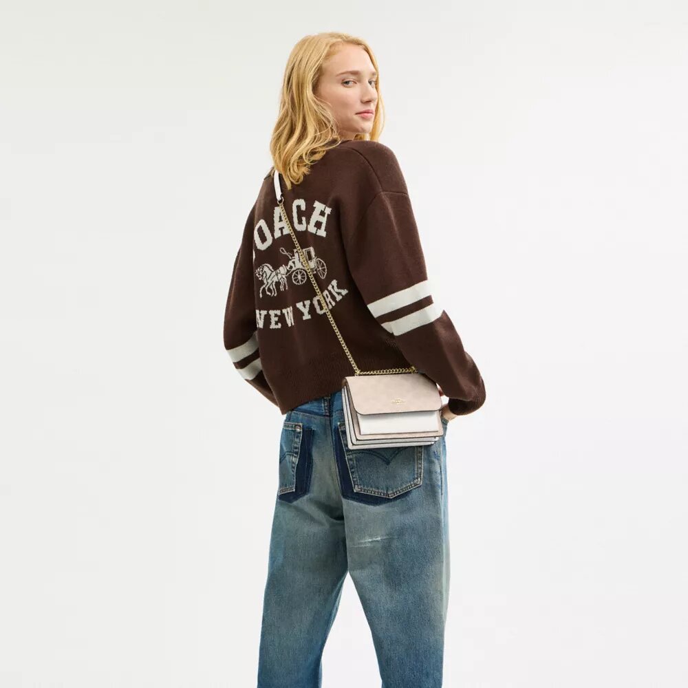 Genți crossbody mini Klare cu curea transversală din Signature Canvas