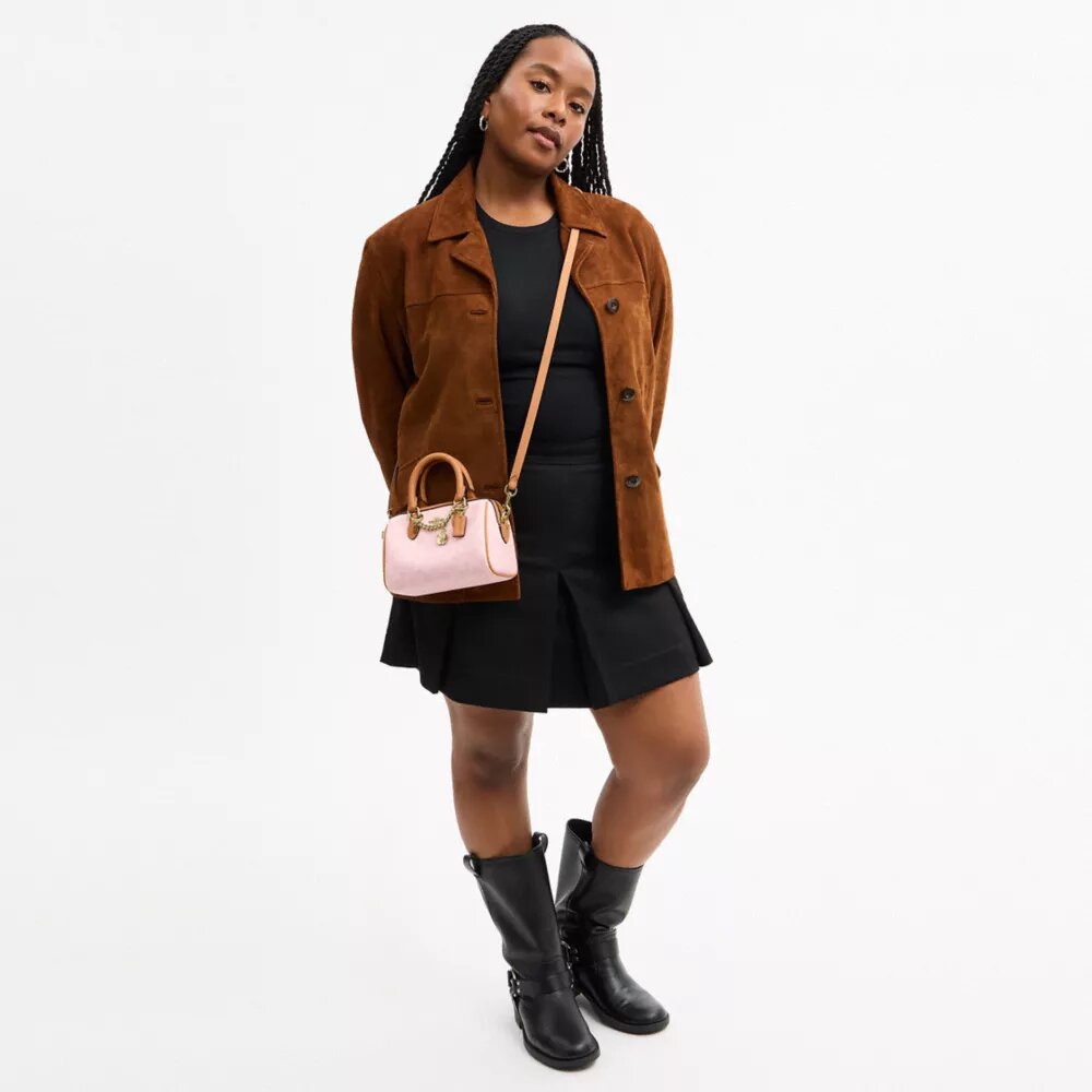 Genți crossbody mini Rowan din Signature Canvas cu pandantive