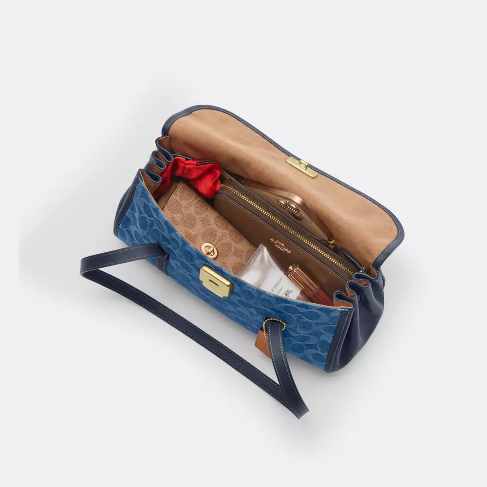Genți de umăr cu clapă Bridget din denim caracteristic