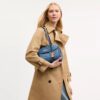 Genți de umăr cu clapă Bridget din denim caracteristic
