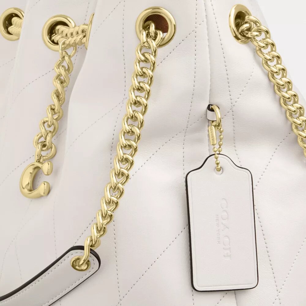 Genți de umăr Evelyn cu matlasare și pandantive