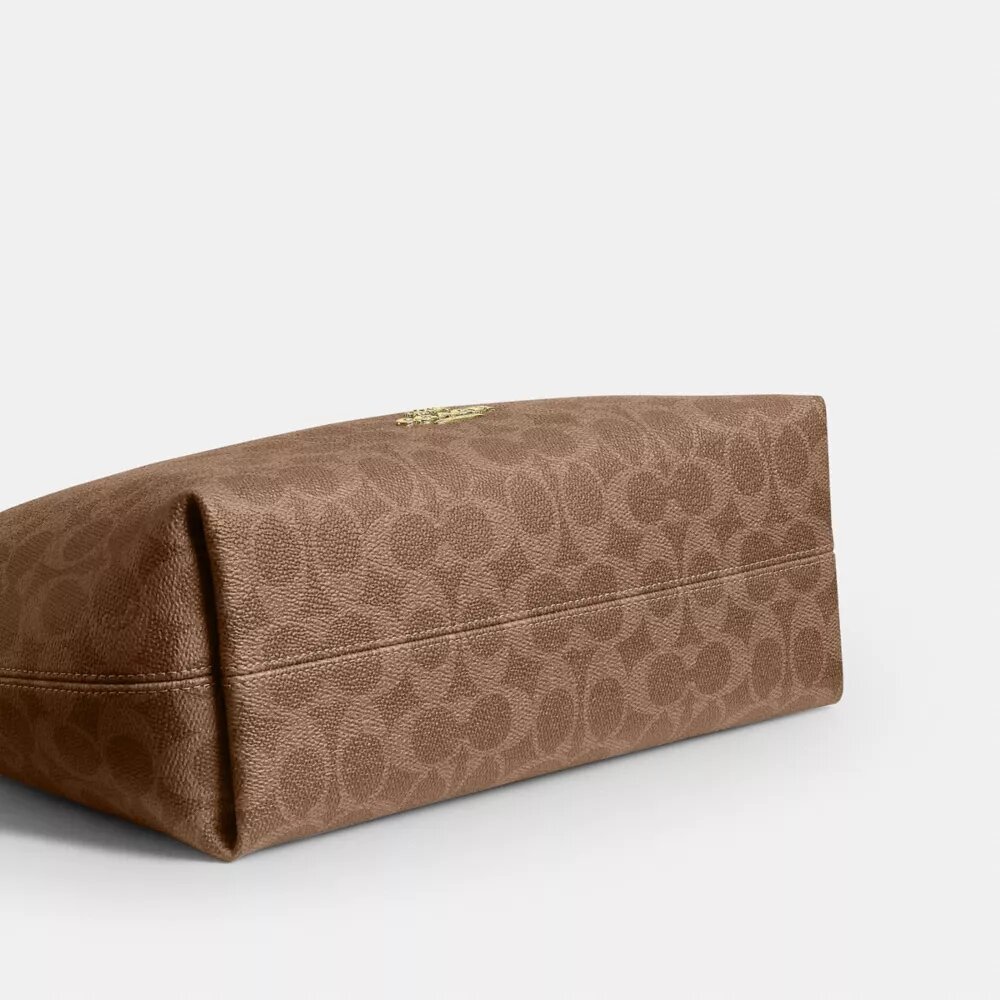 Genți de umăr Laurel din Signature Canvas