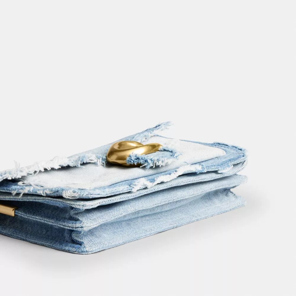Genți de umăr Tabby 26 cu patchwork din denim reciclat