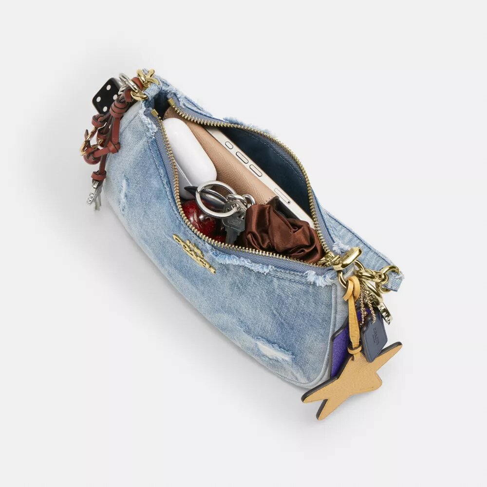 Genți de umăr Teri din denim uzat, cu pandantive