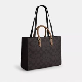 Genți Maggie Tote din Signature Canvas cu imprimeu în blocuri